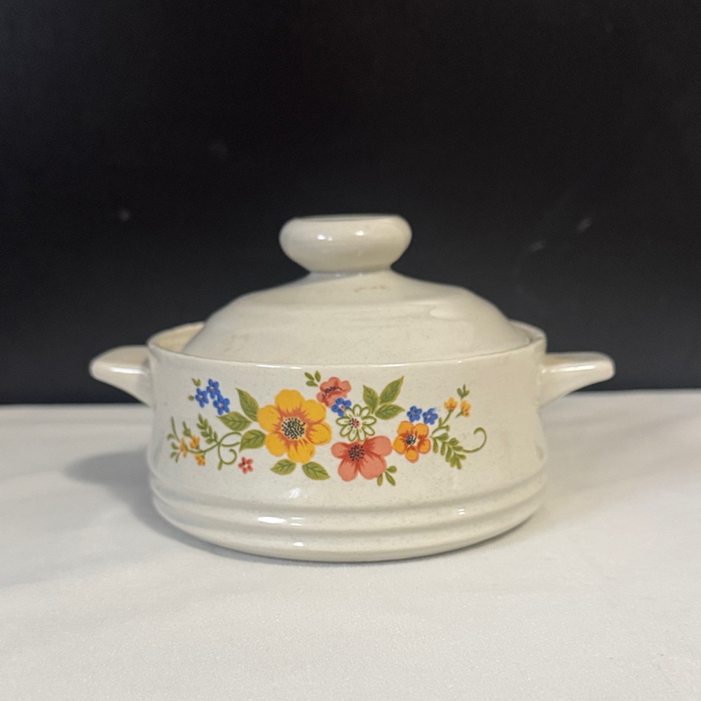 Stoneware Baking Dish with Handle